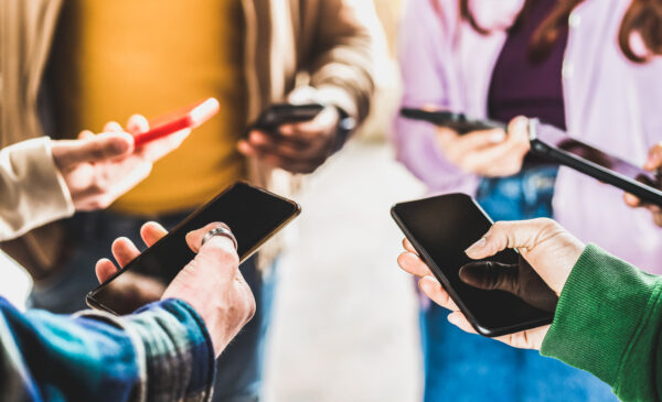 Téléphonie mobile : plus de 55,4 millions d'abonnés au premier trimestre 2024